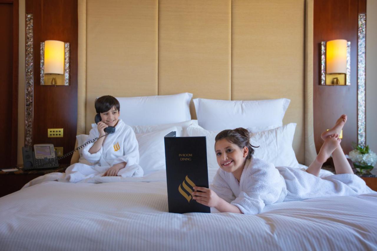 Jumeirah Messilah Beach Kuwait Kuwait City Exterior photo A guest at the hotel