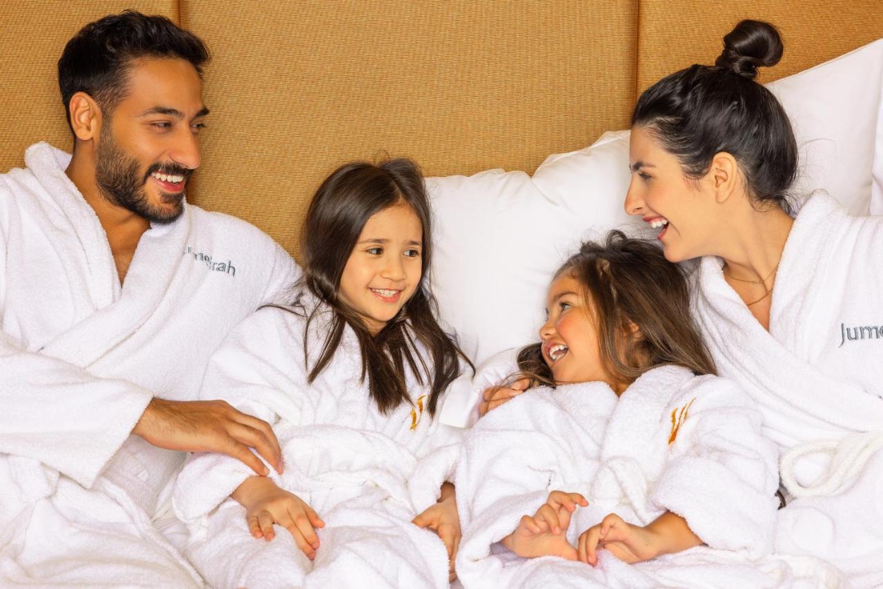 Jumeirah Messilah Beach Kuwait Kuwait City Exterior photo Family at the spa