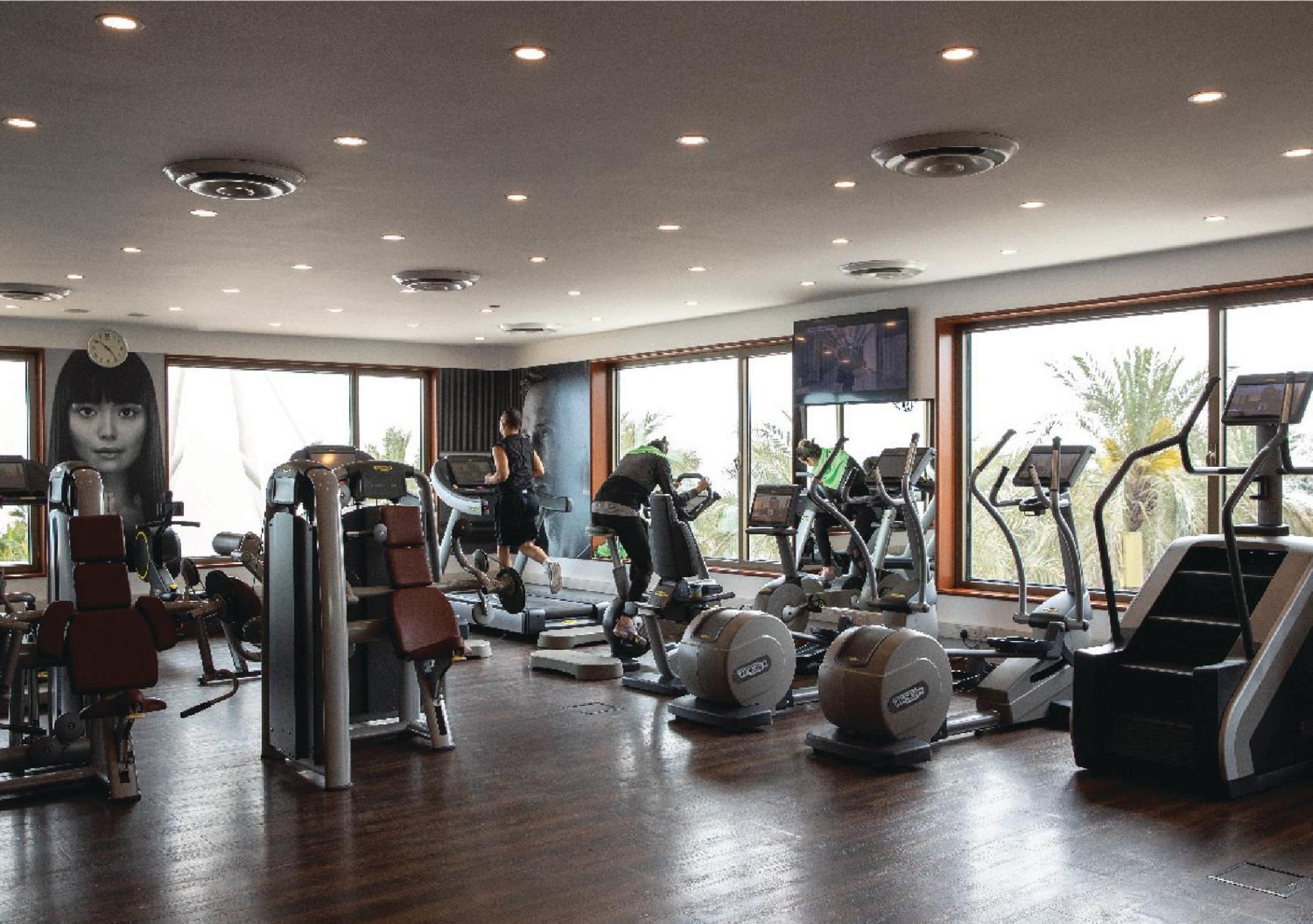Jumeirah Messilah Beach Kuwait Kuwait City Exterior photo The gym at the hotel
