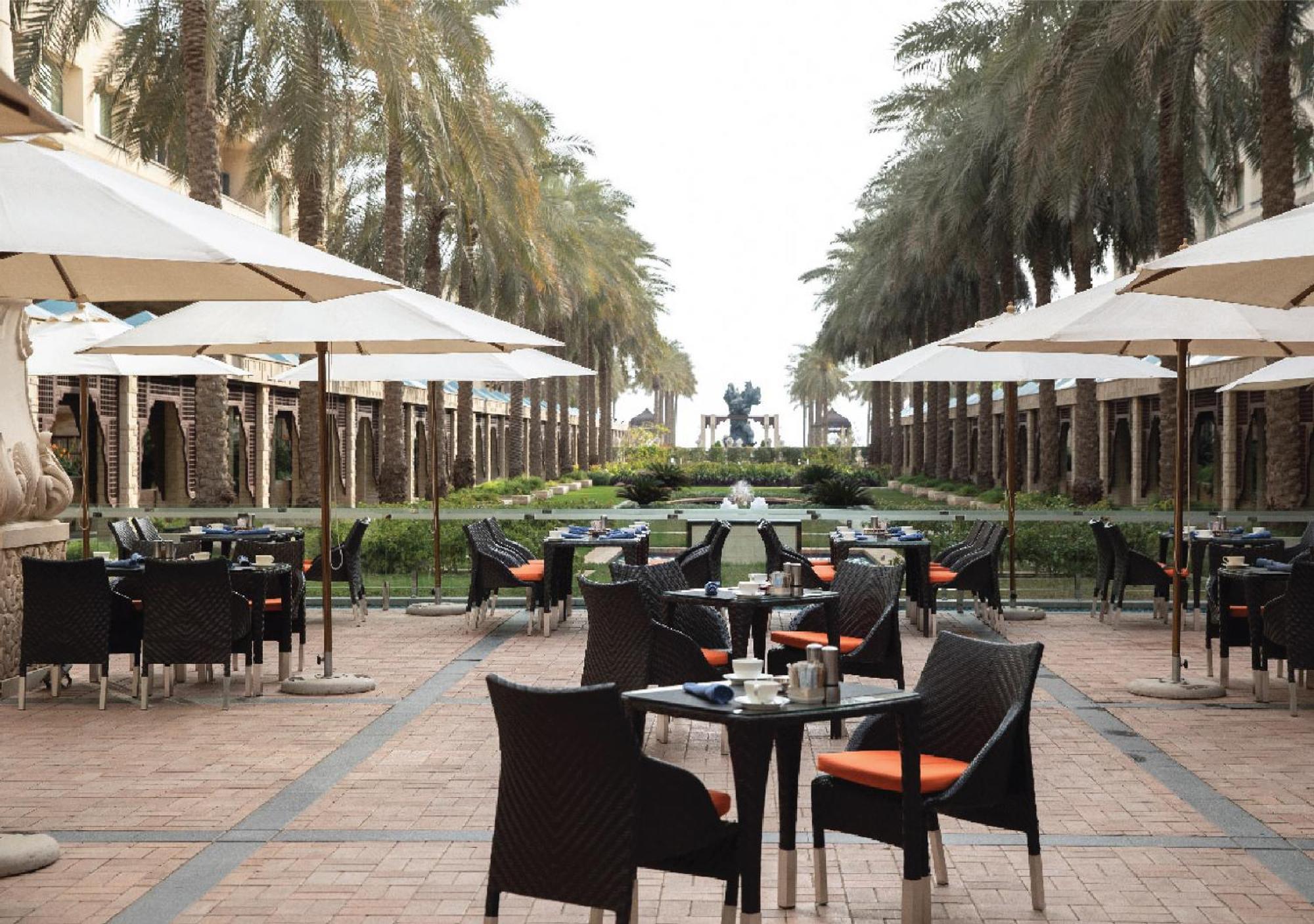 Jumeirah Messilah Beach Kuwait Kuwait City Exterior photo The Palm Beach Cafe