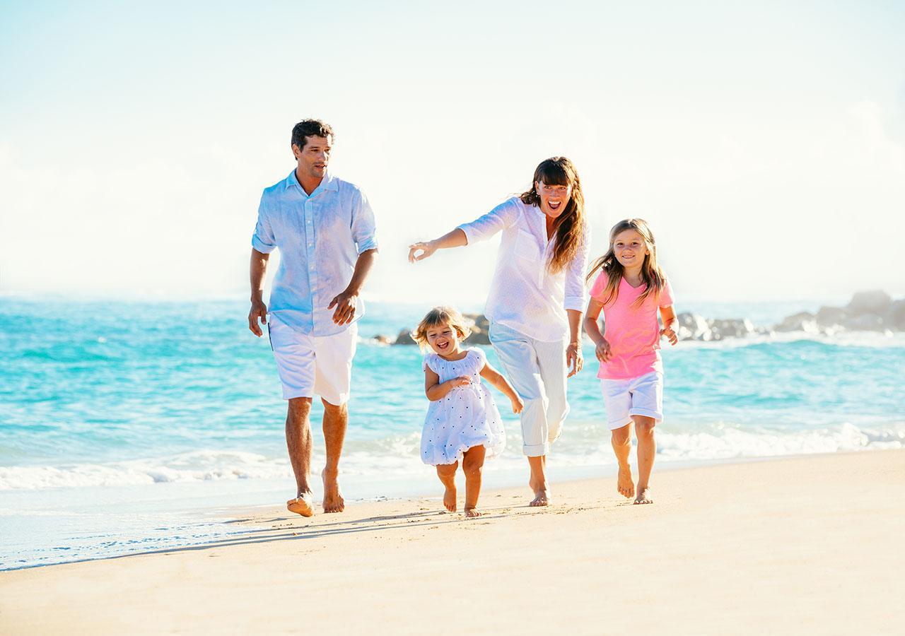 Jumeirah Messilah Beach Kuwait Kuwait City Exterior photo Family on the beach